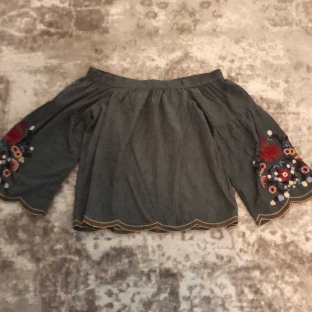 Green bell sleeve top
